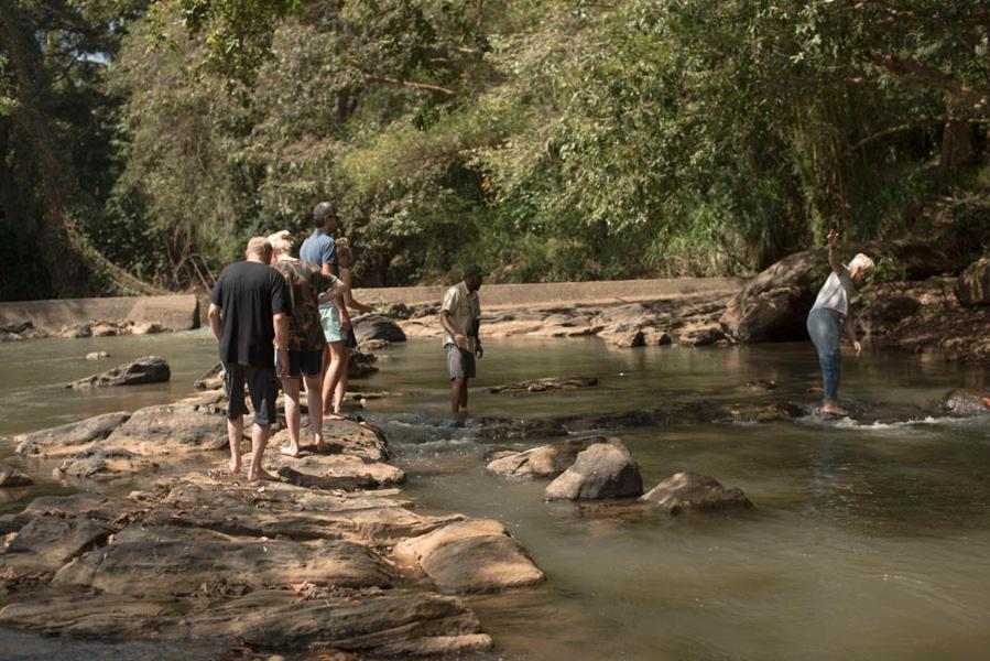 Athgira River Camping - Udawalawe Hotel Bagian luar foto